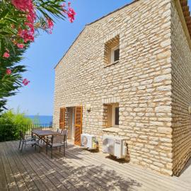 Maison 80m2 à 150 mètres de la mer avec balcon et terrasse vue panoramique sur le golfe de Saint-Florent, hotel i Saint-Florent