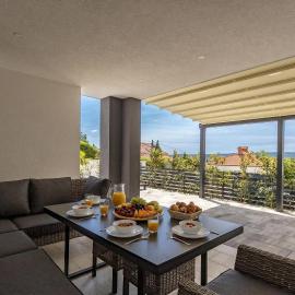 Spacious Pool Apartment Crikvenica - Happy Rentals