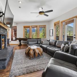 Rundle Cliffs Lodge by Canmore Premier