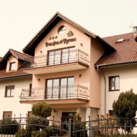 Pensjonat Korona, hotel in Modrzyca