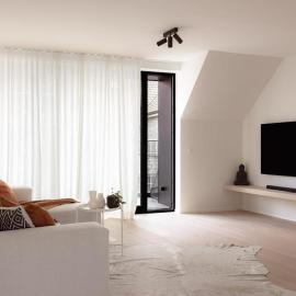 Sunny duplex penthouse, close to beach, parking