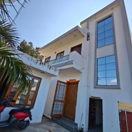 River side home stay, hotell i Dehradun