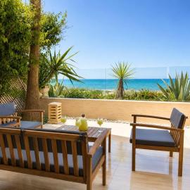 Marsa Cube House Beachfront Living in La Marsa, hotel in La Marsa