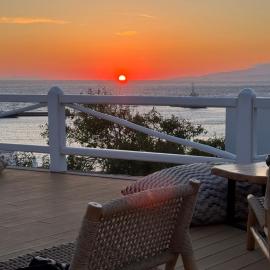 Merriam mykonos town