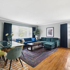 Retro 3BR Walkup Apt and Shared Yard and Parking, hotel u gradu 'Yonkers'