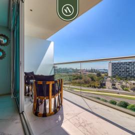 Luxury 3 BR Condo - Beach Access 1 Block Away