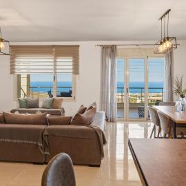 Azur Horizon Oceanview House