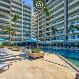 Luxury 2 BR Condo near Golf Courses and Marina