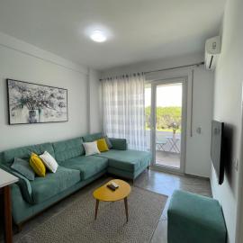 Lalzi Bay Lura Getaway