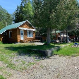 200 rang du Lac Lejeune - Chalet au bord du Lac, hotel in Squatec
