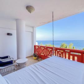 Omega Beachfront Luxury Apartments