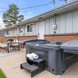 Hot Tub Sauna & Game Room Mountain-View Home