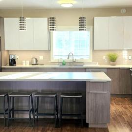 The Doon Retreat - Large Private Suite Near 401