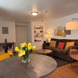 Quaint One Bedroom with Free Parking in Capitol Hill, Hotel in Seattle