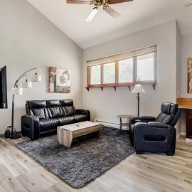Beautifully furnished one bedroom loft located in Chicago's South suburb of Alsip, hotel in Alsip