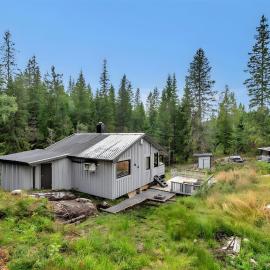 Adventure cabin near Dyreparken Evje med welcome pack, Hotel in Iveland