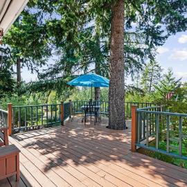 Hayden Lake Views 2BR Deck Retreat Sleeps 7, hotel a Hayden