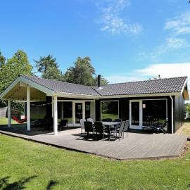 10 person holiday home in Gilleleje-By Traum