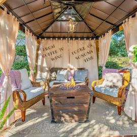 Farmhouse Suite: a wine country escape!