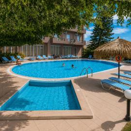 Castro Hotel, hotel di Amoudara Herakliou