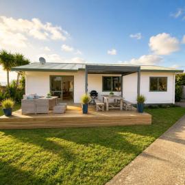 Hosts on the Coast Make Memories on Cook, hotel in Whitianga