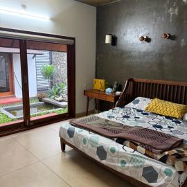 Bodhi nila private villa, hotel in Irimbranallūr