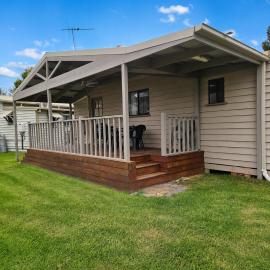 Lake Hume में, होटल Spotted Gum Cottage Lake Hume Resort