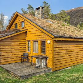 Lovely Home In Tjørhom With Sauna, hotel a Tjørhom