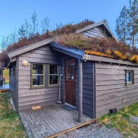 Awesome Home In Tjørhom With Sauna, hotel a Tjørhom