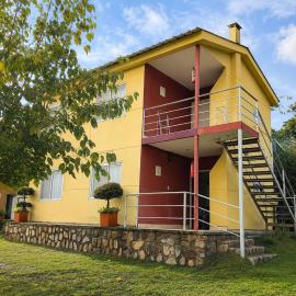 Cabaa del Sol Upper Floor 2 Bedroom Cabin for 6 Guests, hotel v destinácii Salta