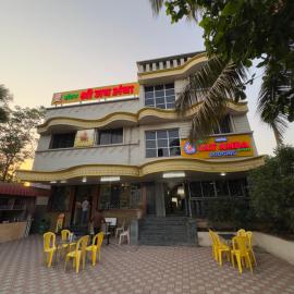 Hotel Shree Jay Amba Deluxe, hotell i Jaisingpur