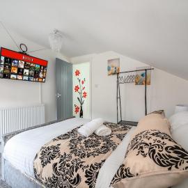 16PT2 - Tranquil and Calming Stay in Armley
