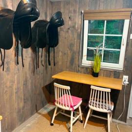 Easy stay in horse ranch, hotel en Lieplaukė