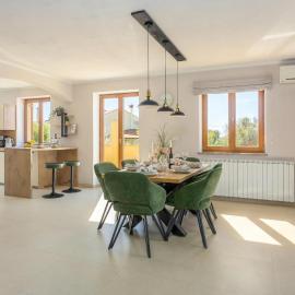Spacious Apartment Double D - Happy Rentals, hotel en Koper