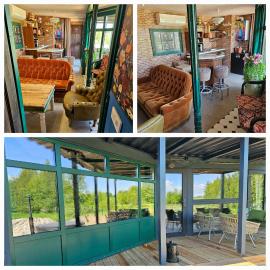 Vaitų Riešutynė - Big shipping container house, hotell i Antanava