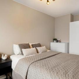 Newly Renovated Flat for 4 - 10 min ride to both Oslo and the Airport, hotelli kohteessa Lillestrøm