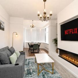 K Suites - Worsley Manchester - With Hot Tub, Hotel in Manchester