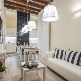 LuxurYenne, hotel in Cagliari