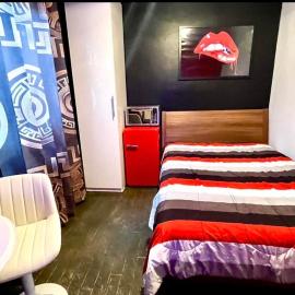 Luxury KIA Room D, hotel in Richmond Hill