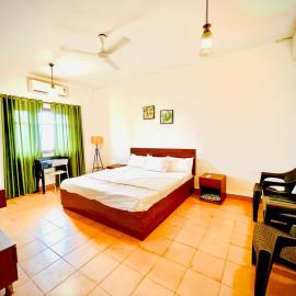 Beachside Studio Apartment Baga, hotel sa Baga