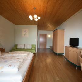 Weinbauernhof Vier Jahreszeiten, hotel a Staatz