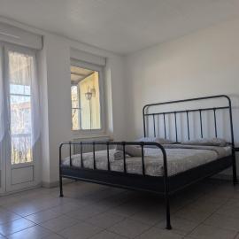 Le Regard - appartement 2 chambres ou studio, salon, cuisine équipée, parking et wifi gratuit