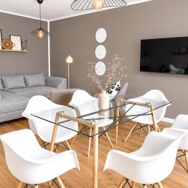 Modernes Apartment für Arbeit & Erholung - 6 Personen, hotel in Bispingen