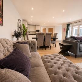 Manor Farmhouse, hotel in Hawarden