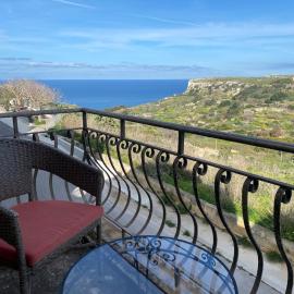 Gozo Villa with Scenic views and Pool, hotel in Taʼ Sardina
