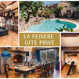 NOUVEAU - LA FEINERE - Gîte privé à Ailhon, 26 personnes, piscine, vue magnifique ! Idéal Groupes et Familles - OFFRE SPECIALE，Ailhon的飯店