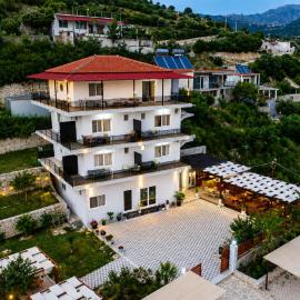 Deve Mar Hotel, hotel di Borsh