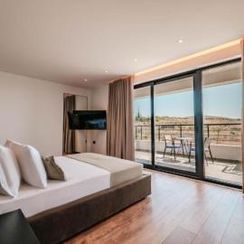Cuni Luxury Hotel, hotel di Sarandë