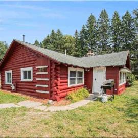 Quaint Boyne City Cabin