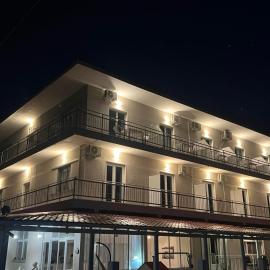 Golden Beach Sea View, hotel in Nea Mesangala